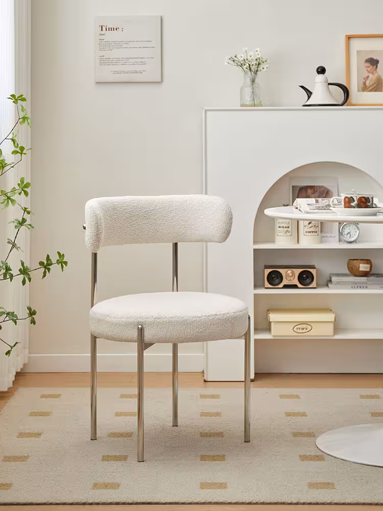 Thelma 半彎月餐椅子 6 converted