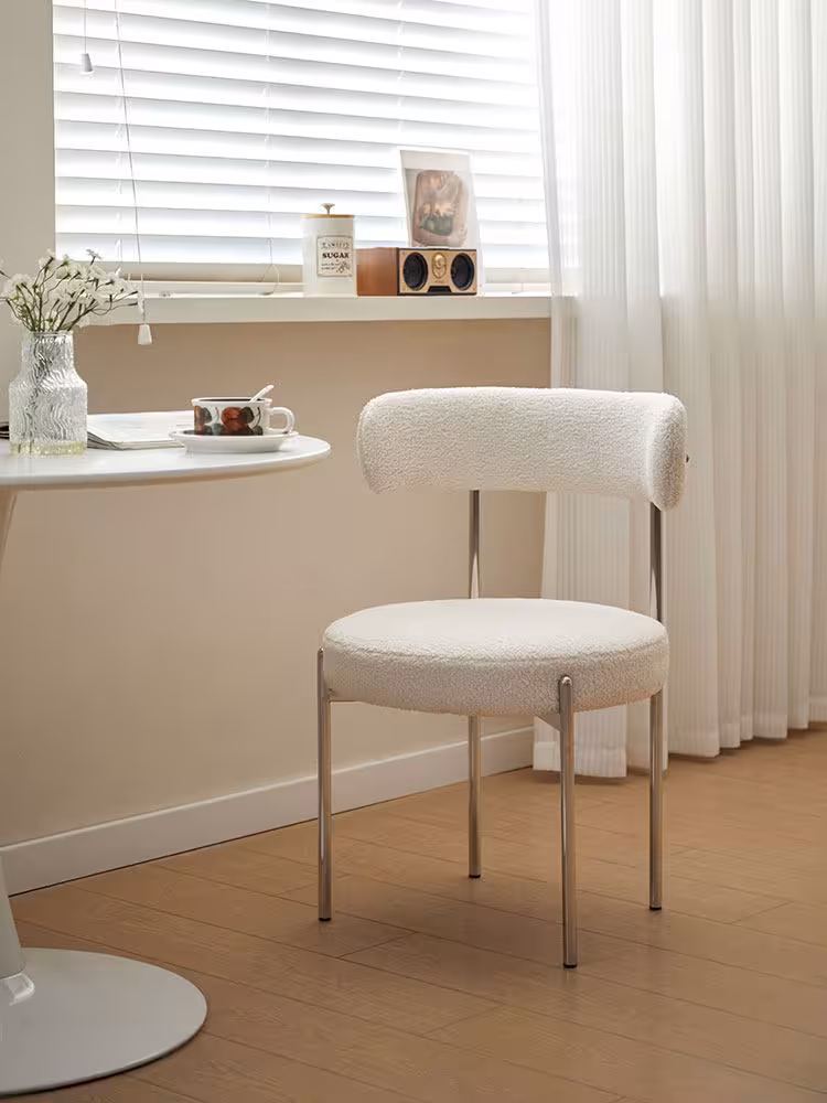 Thelma 半彎月餐椅子 7 converted