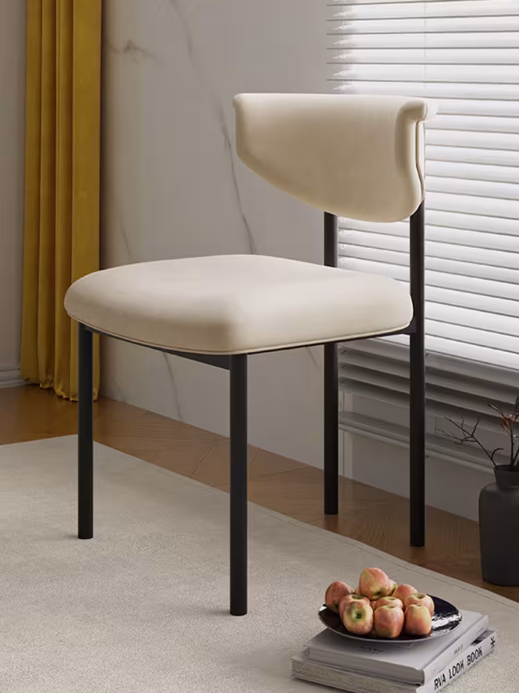 Willa 微掰花餐椅子 2 converted